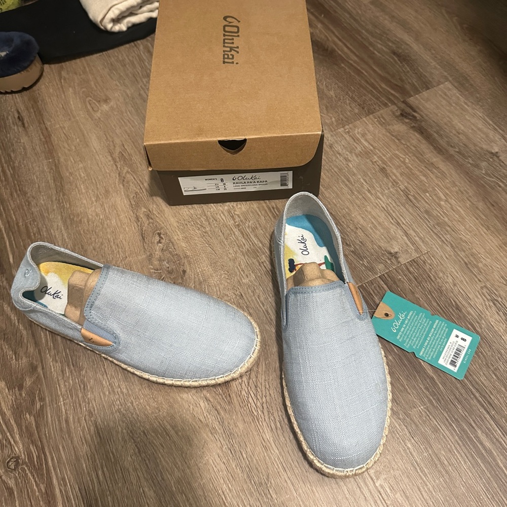 Olukai espadrilles size 8 NWT